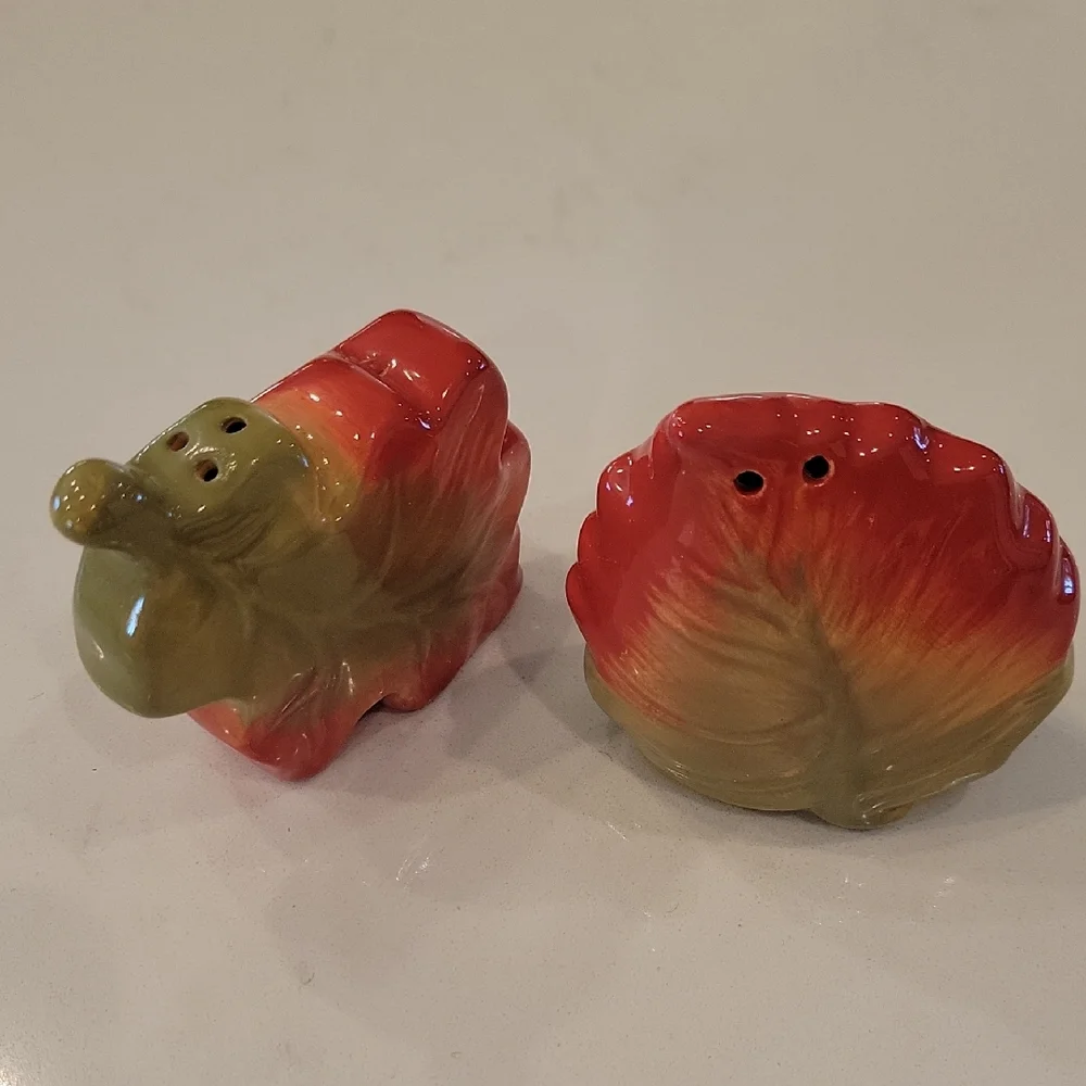 Leaf Design Salt and Pepper Shakers - Red and Green